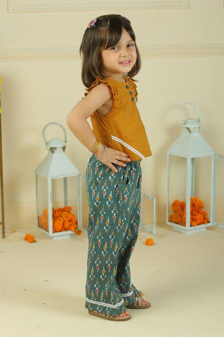 Pankhuri By Priyanka Yellow Cotton Top And Green Straight Pant Set Online at Aza Fashions Pankhuri By Priyanka_Yellow Cotton Top And Green Straight Pant Set _Online_at_Aza_Fashions