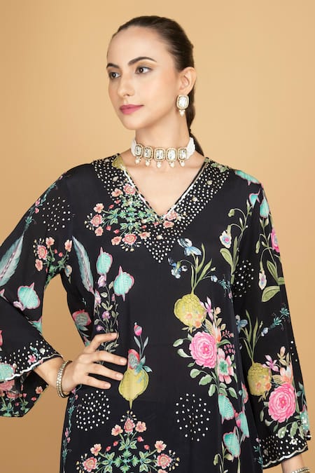 Tanu Malhotra_Black Crepe, Organza Embroidery V-neck Floral Print Kurta Pant Set _Online_at_Aza_Fashions
