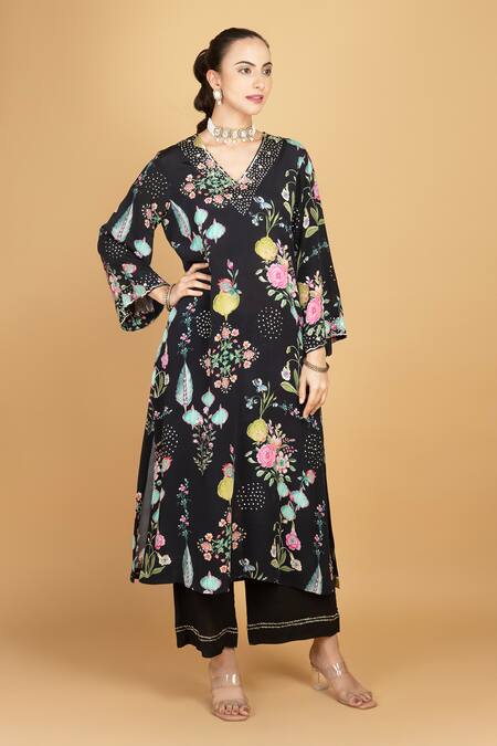 Buy_Tanu Malhotra_Black Crepe, Organza Embroidery V-neck Floral Print Kurta Pant Set 