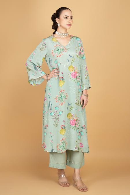 Tanu Malhotra Green Crepe, Organza Embroidery V-neck Floral Print Kurta Pant Set at Aza Fashions Tanu Malhotra_Green Crepe, Organza Embroidery V-neck Floral Print Kurta Pant Set _at_Aza_Fashions