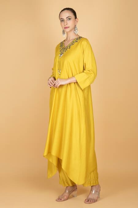 Tanu Malhotra Lime Cotton, Silk Round Neck Yellow Kaftaan And Pant Set at Aza Fashions Tanu Malhotra_Lime Cotton, Silk Round Neck Yellow Kaftaan And Pant Set _at_Aza_Fashions