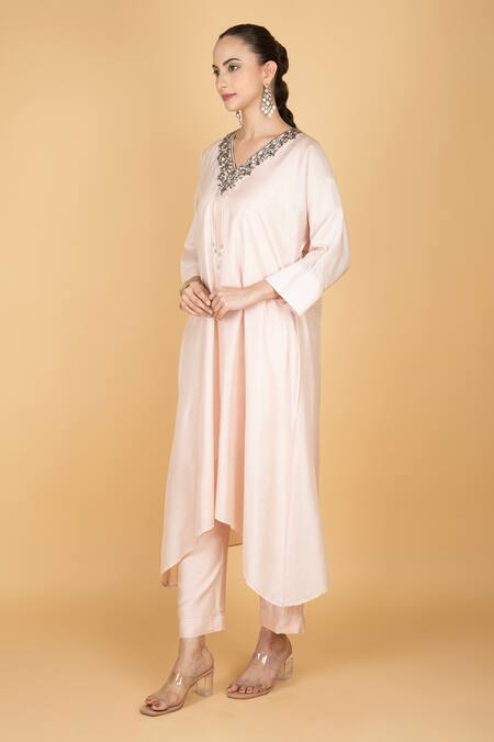 Tanu Malhotra_Ivory Cotton, Silk Beads, Embroidery V-neck Embellished Kaftaan And Pant Set _at_Aza_Fashions