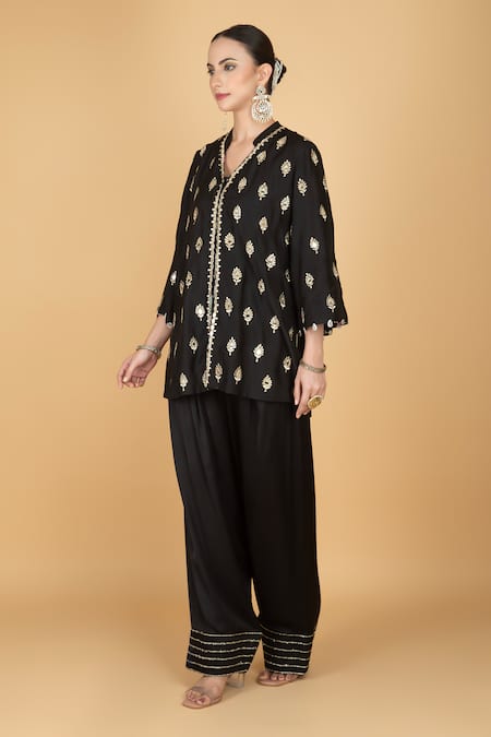 Buy Tanu Malhotra Black Cotton, Silk, Modal, Organza Embroidery V-neck Kurta Pant Set Online at Aza Fashions Buy_Tanu Malhotra_Black Cotton, Silk, Modal, Organza Embroidery V-neck Kurta Pant Set _Online_at_Aza_Fashions