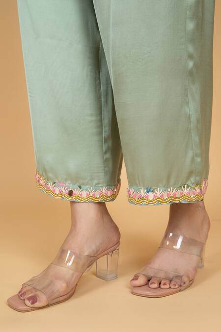Buy_Tanu Malhotra_Green Georgette, Modal, Silk, Organza Embroidery V-neck Floral Kurta Set