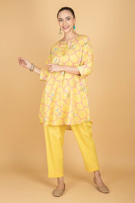 Buy_Tanu Malhotra_Yellow Cotton Embroidery Round Neck Floral Print Lime Kurta And Pant Set _Online_at_Aza_Fashions