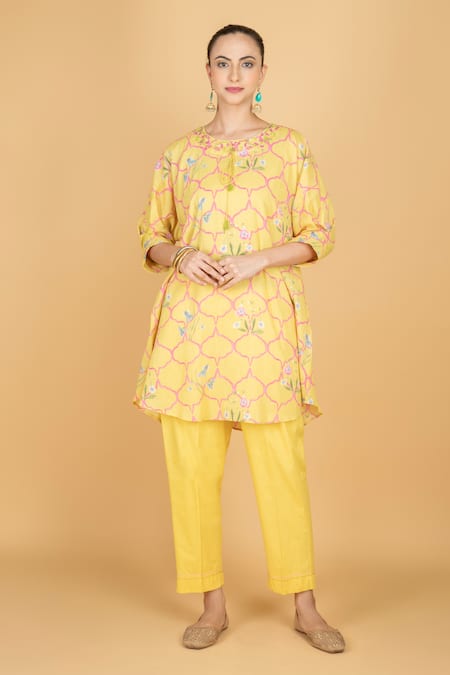 Tanu Malhotra Yellow Cotton Embroidery Round Neck Floral Print Lime Kurta And Pant Set 
