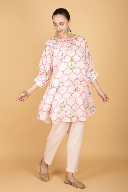 Tanu Malhotra_Pink Cotton Round Neck Floral Print Short Kurta And Pant Set _at_Aza_Fashions