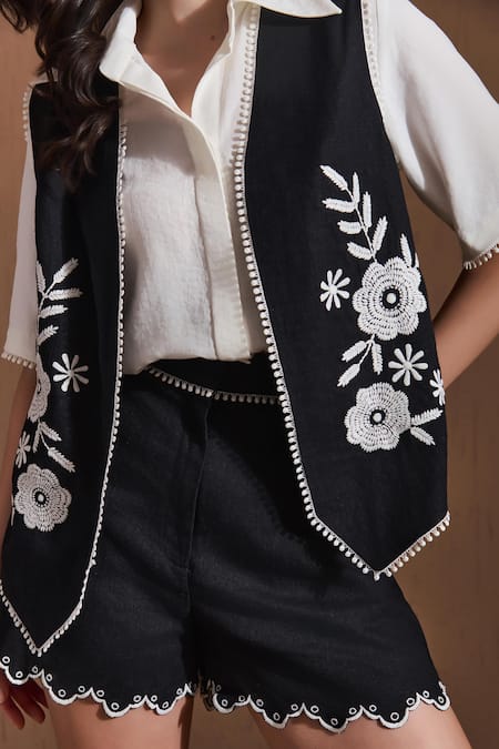 Buy Label Deepika Nagpal Black Cotton, Linen Embroidery V-neck, Collared Floral Camille Co-ord Set Online at Aza Fashions Buy_Label Deepika Nagpal_Black Cotton, Linen Embroidery V-neck, Collared Floral Camille Co-ord Set _Online_at_Aza_Fashions