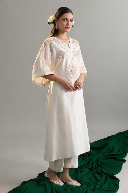 Anantaa By Roohi X AZA Embroidered Off White Kaftan & Pant Set 