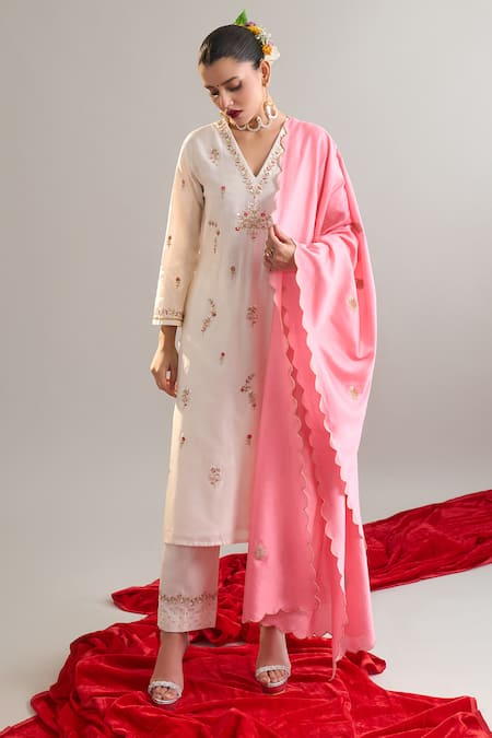 Shop_Anantaa By Roohi X AZA_Off White Silk, Chanderi Embroidery V-neck Kurta And Pant Set _Online_at_Aza_Fashions