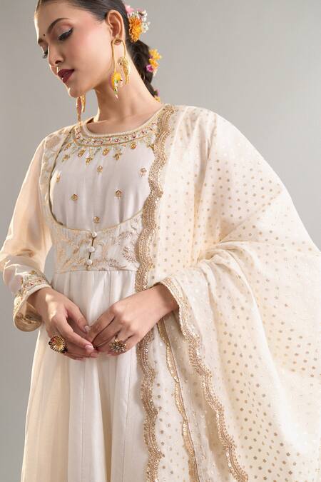 Buy Anantaa By Roohi X AZA Off White Silk, Chanderi, Cotton Sequins, Zari, Cut Work, Anarkali Set Buy_Anantaa By Roohi X AZA_Off White Silk, Chanderi, Cotton Sequins, Zari, Cut Work, Anarkali Set