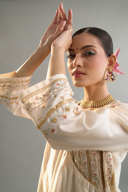 Anantaa By Roohi X AZA Cream , , Sequins, Zari, Cut Anarkali And Yellow Salwar at Aza Fashions Anantaa By Roohi X AZA_Cream , , Sequins, Zari, Cut Anarkali And Yellow Salwar _at_Aza_Fashions