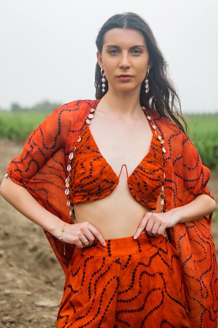 Buy_Gazab by Miku Kumar_Orange Organza Embroidery Open , Keyhole Designer Cape Set 