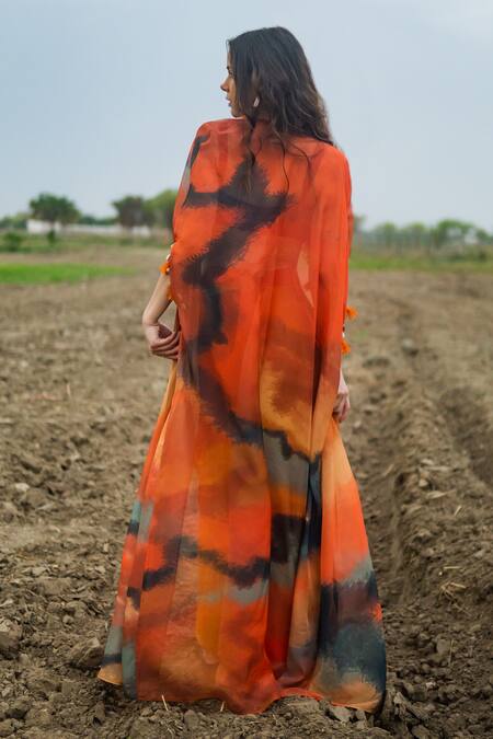 Gazab by Miku Kumar_Orange Organza Bandeau Neck Amber Drift Cape Set _at_Aza_Fashions