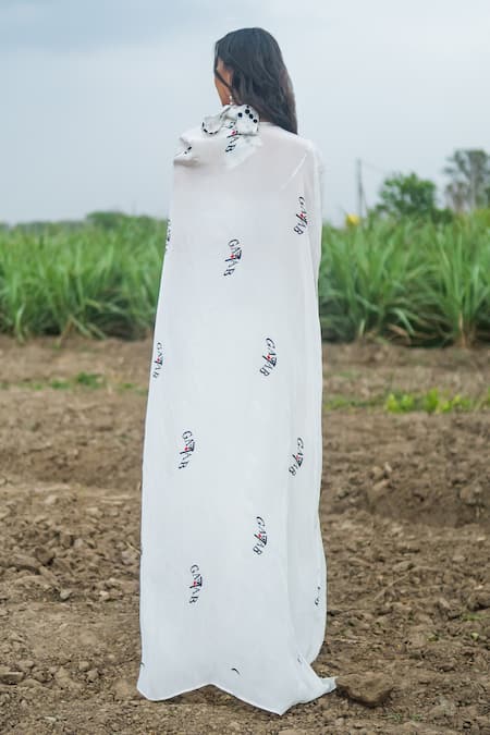 Gazab by Miku Kumar Ivory Organza Cape Set 