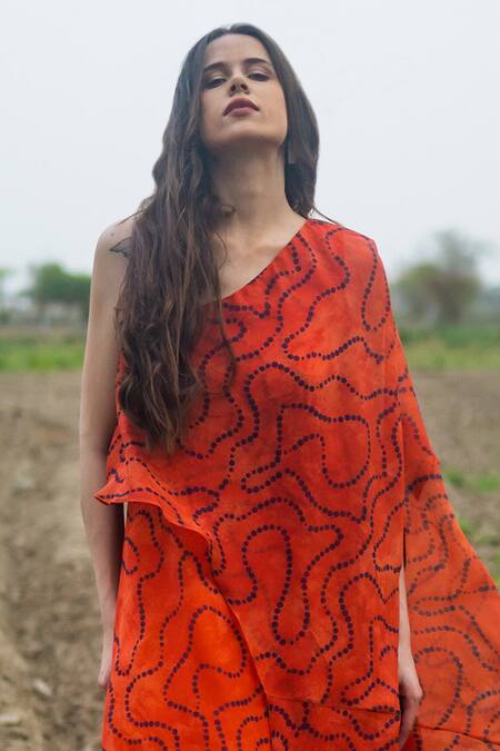 Gazab by Miku Kumar_Orange Organza Asymmetric Gypsy Moonrise Kaftan Dress _Online_at_Aza_Fashions