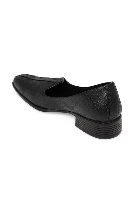 NR By Nidhi Rathi_Black Patent Mid Top Slip On Mojaris _Online_at_Aza_Fashions