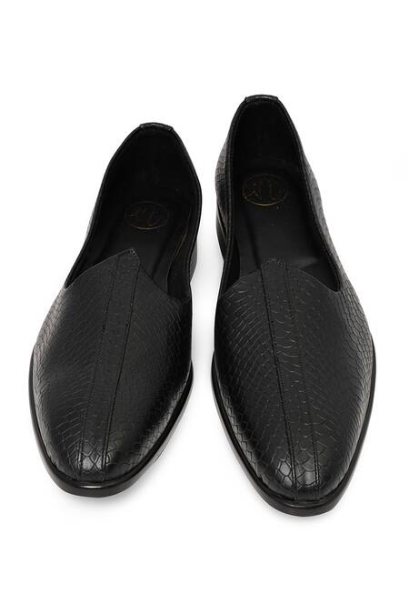 Buy_NR By Nidhi Rathi_Black Patent Mid Top Slip On Mojaris 