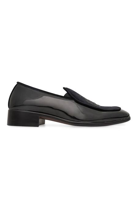 NR By Nidhi Rathi Black Colourblocked Suede Loafers Online at Aza Fashions NR By Nidhi Rathi_Black Colourblocked Suede Loafers _Online_at_Aza_Fashions
