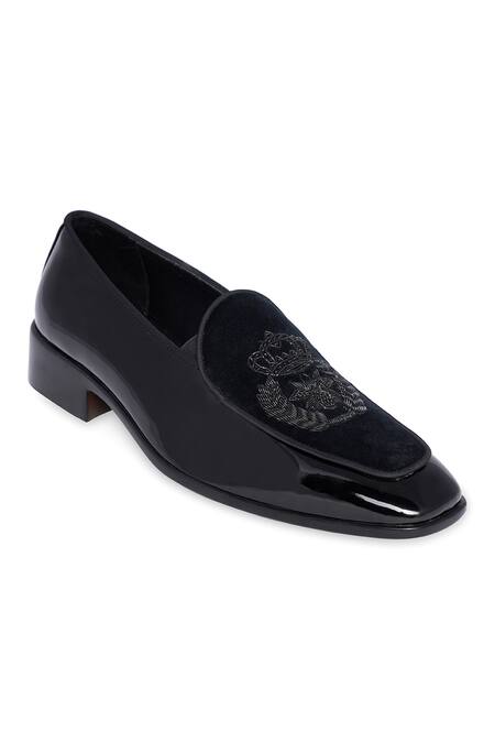 Buy_NR By Nidhi Rathi_Black Colourblocked Suede Loafers 