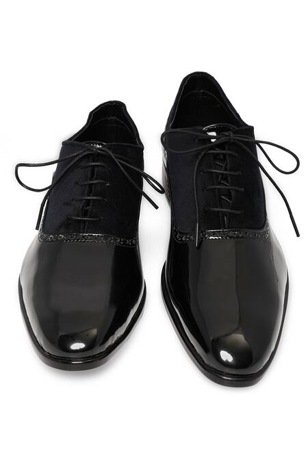 NR By Nidhi Rathi_Black Gloss Patent Oxford Shoes _at_Aza_Fashions