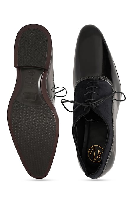 Shop_NR By Nidhi Rathi_Black Gloss Patent Oxford Shoes _at_Aza_Fashions