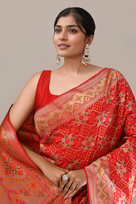 Samyukta Singhania_Red Weave Silk Patola Banarasi Saree With Running Blouse _Online_at_Aza_Fashions