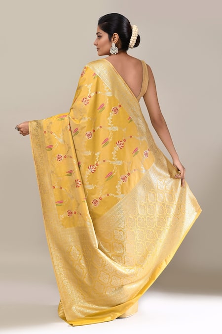 Samyukta Singhania Flower Weave Banarasi Silk Saree With Running Blouse 