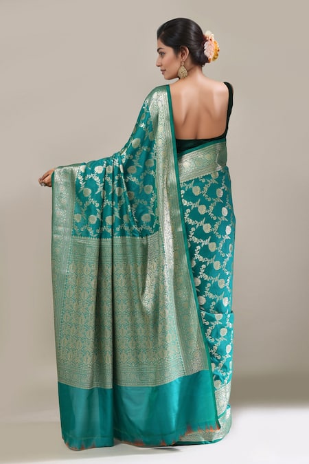 Samyukta Singhania Flower Weave Banarasi Silk Saree With Running Blouse 