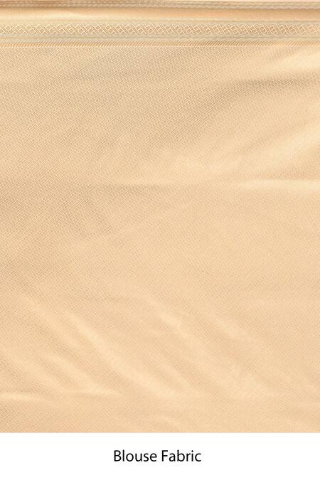 Samyukta Singhania_White Flower Weave Banarasi Silk Saree With Running Blouse _at_Aza_Fashions