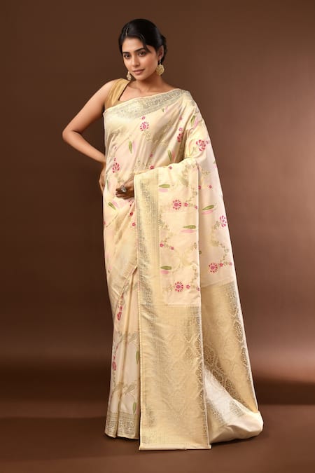 Samyukta Singhania White Embroidery Flower Weave Banarasi Silk Saree With Running Blouse Online at Aza Fashions Samyukta Singhania_White Embroidery Flower Weave Banarasi Silk Saree With Running Blouse _Online_at_Aza_Fashions
