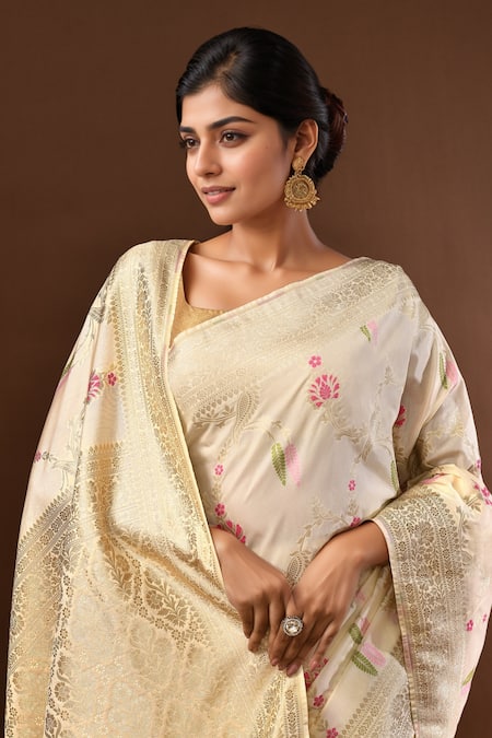 Buy Samyukta Singhania White Embroidery Flower Weave Banarasi Silk Saree With Running Blouse Online at Aza Fashions Buy_Samyukta Singhania_White Embroidery Flower Weave Banarasi Silk Saree With Running Blouse _Online_at_Aza_Fashions