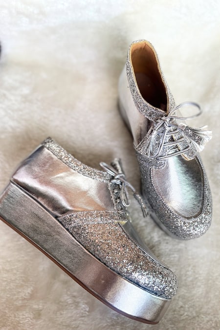Modanta Footwear Silver Glitter Platform Sneakers Online at Aza Fashions Modanta Footwear_Silver Glitter Platform Sneakers _Online_at_Aza_Fashions