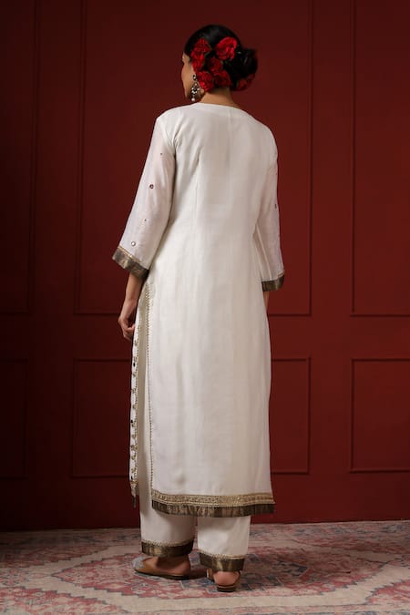 Sheeshakari White Embroidered Kurta Pant Set 