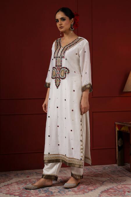 Buy_Sheeshakari_White Silk Beads, Sequins Round Neck Embroidered Kurta Pant Set _Online_at_Aza_Fashions