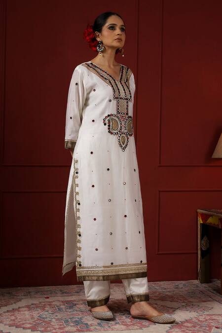 Shop_Sheeshakari_White Silk Beads, Sequins Round Neck Embroidered Kurta Pant Set _Online_at_Aza_Fashions