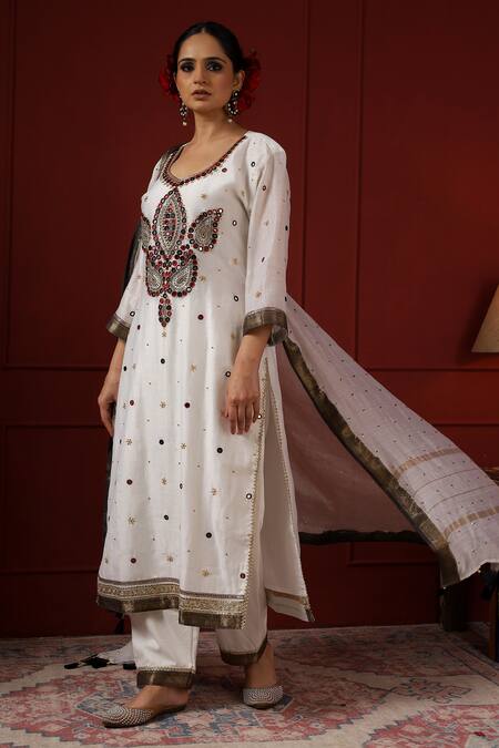 Sheeshakari_White Silk Embroidery, Sequins Round Neck Kurta Set _at_Aza_Fashions