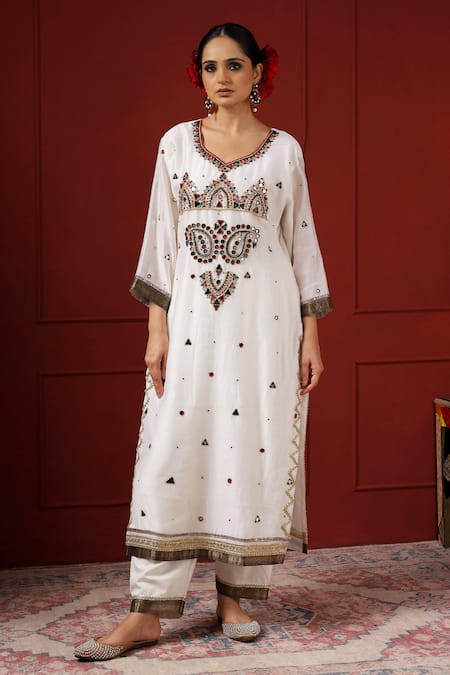 Shop_Sheeshakari_White Silk Embroidery, Sequins Round Neck Kurta Pant Set _Online_at_Aza_Fashions