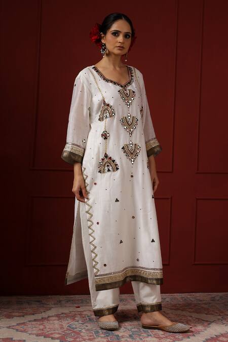 Shop_Sheeshakari_White Silk Sequins, Beads Round Neck Embroidered Kurta Set _Online_at_Aza_Fashions