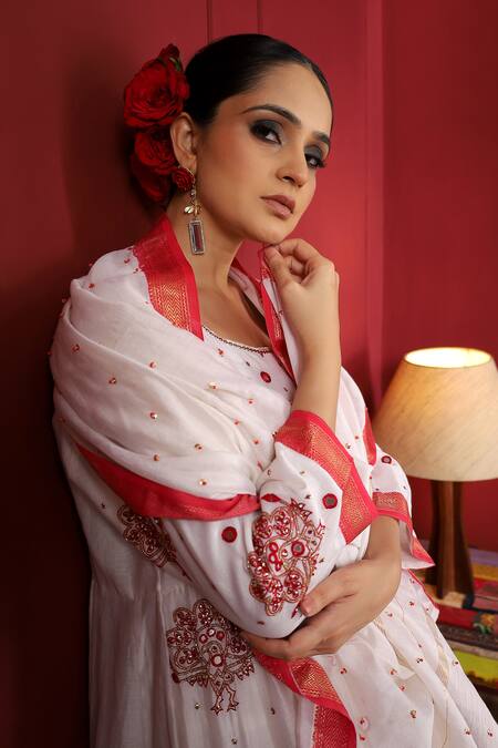 Sheeshakari_White Silk Sequins, Embroidery Round Neck Floral Anarkali Set _at_Aza_Fashions