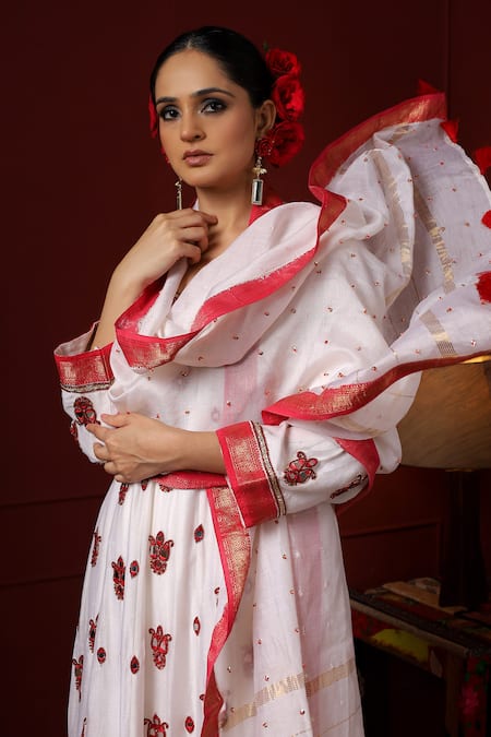 Shop_Sheeshakari_White Silk Embroidery Round Neck Designer Anarkali Set _Online_at_Aza_Fashions