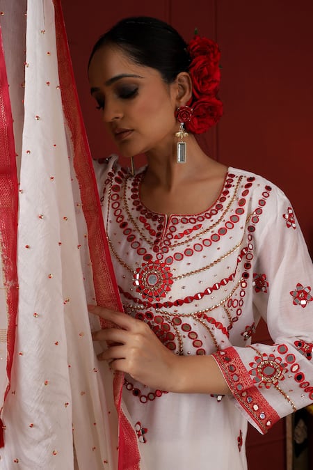 Sheeshakari_White Silk Sequins, Embroidery Round Neck Designer Kurta Set _Online_at_Aza_Fashions