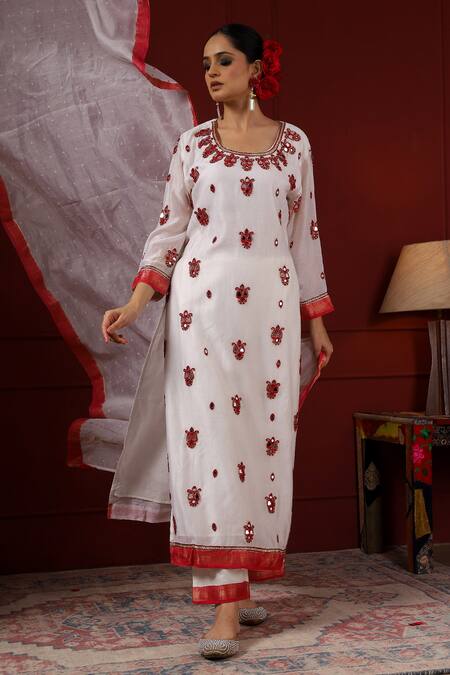 Buy_Sheeshakari_White Silk Embroidery Round Neck Kurta Set _Online_at_Aza_Fashions