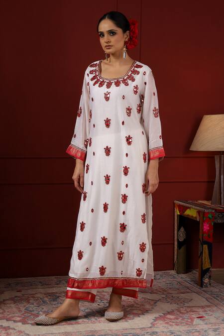 Buy_Sheeshakari_White Silk Embroidery Round Neck Kurta Set 