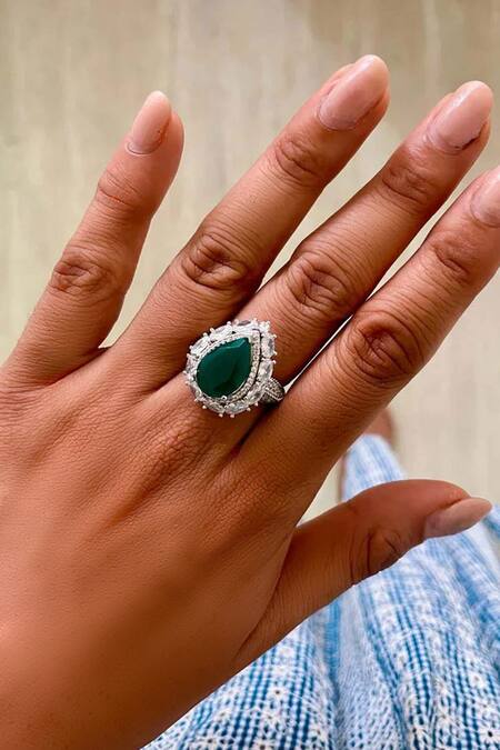 Buy_PRERTO_Emerald Green Stones, Diamonds, Choker Motif Set _Online_at_Aza_Fashions