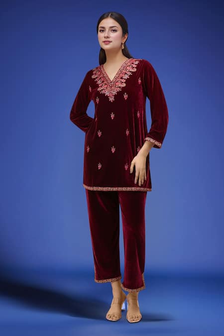 Samyukta Singhania Wine Velvet Embroidered Kurta Pant Set 