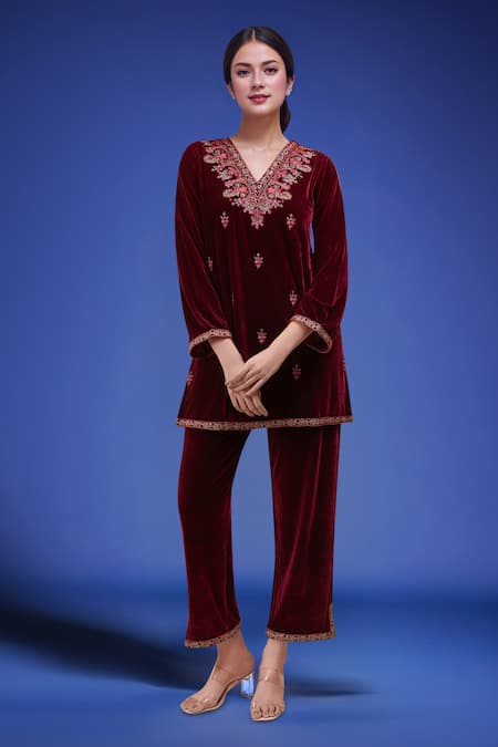 Samyukta Singhania_Wine Polyester Embroidery V-neck Velvet Kurta Pant Set _at_Aza_Fashions