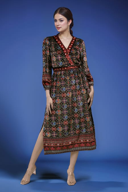 Samyukta Singhania Black Printed Dress With Belt 