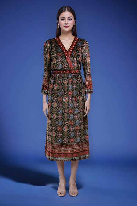 Buy_Samyukta Singhania_Black Polyester V-neck Printed Dress With Belt _Online_at_Aza_Fashions