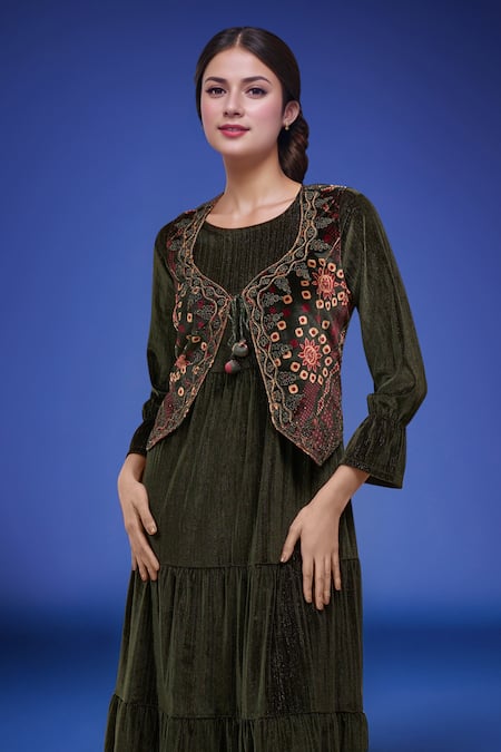 Samyukta Singhania_Green Polyester Embroidery Round Neck Jacket Dress Set _at_Aza_Fashions